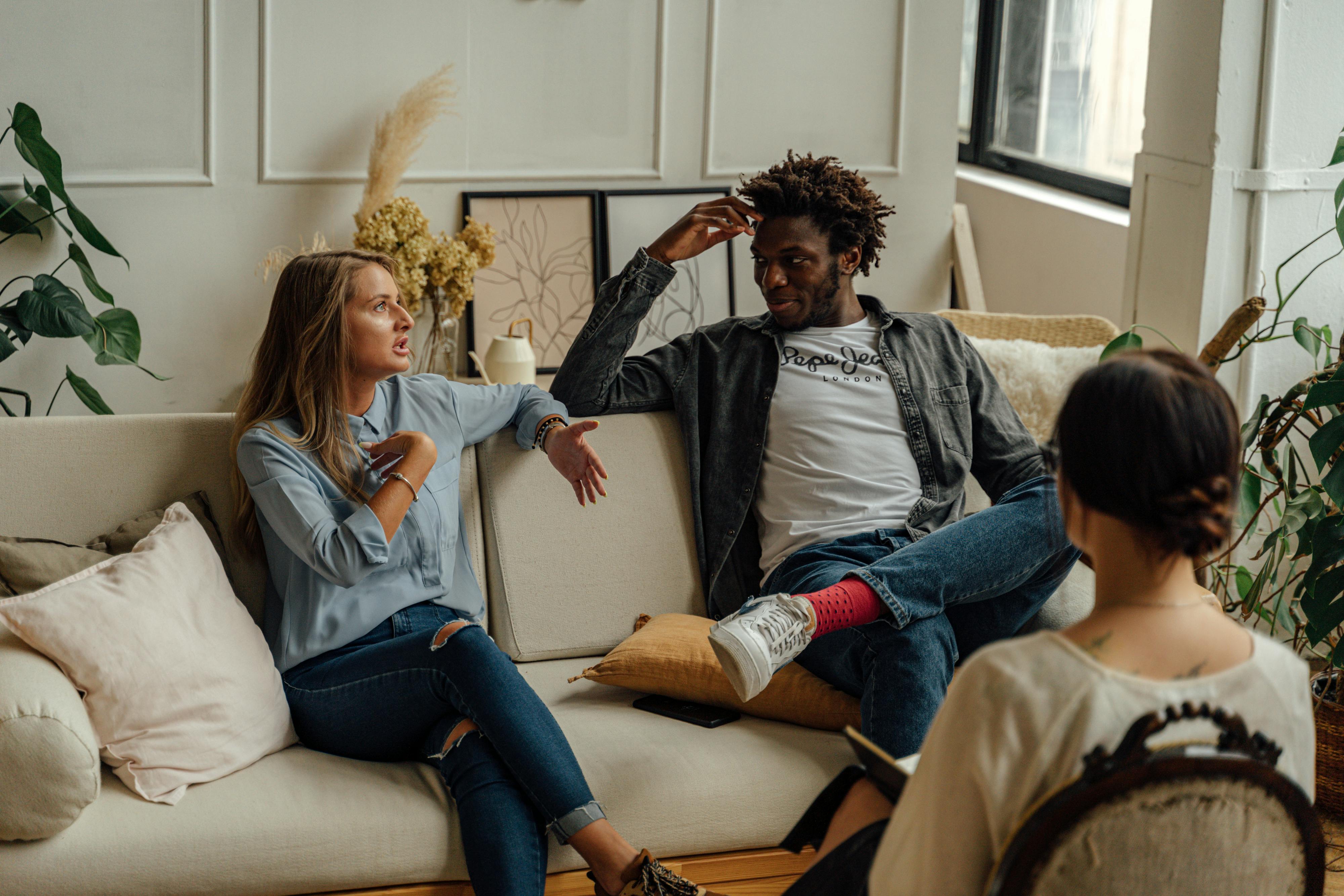 Mindful connection in couples therapy